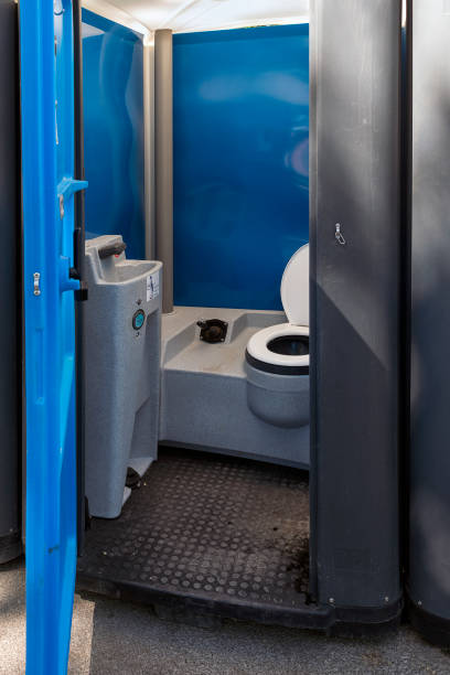 Affordable portable toilet rental in Dutch Island, GA
